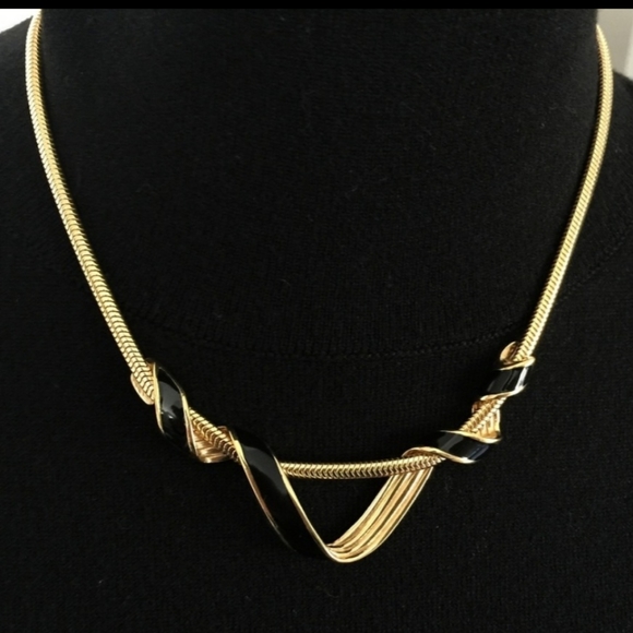 VTG MONET Gold and Black Enamel NECKLACE - Picture 5 of 10